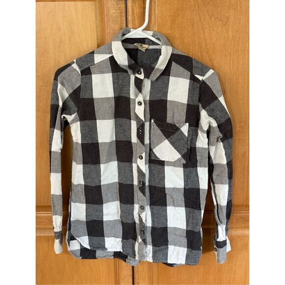 Woolrich Tops - Woolrich Women’s Black and White Plaid Flannel Button Down Shirt Sz S